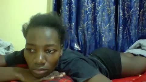 lunah_kitty online show from 04/22/26, 03:20