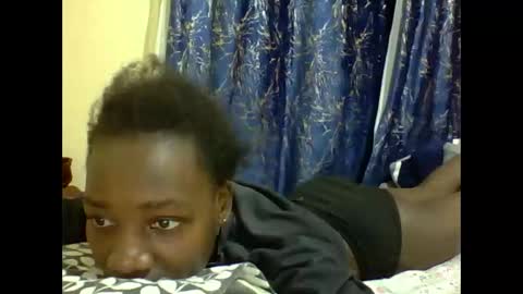 lunah_kitty online show from 05/07/26, 10:42