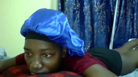 lunah_kitty online show from 05/16/26, 07:49