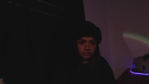 Luna  Online mostly at 9 am 8 pm online show from 04/03/26, 07:23