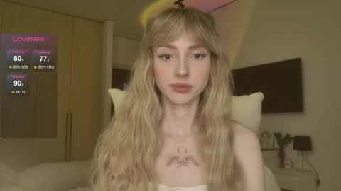 Luna online show from 05/11/26, 01:22