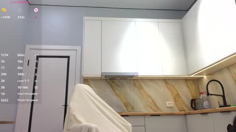 Luna online show from 04/11/26, 01:21