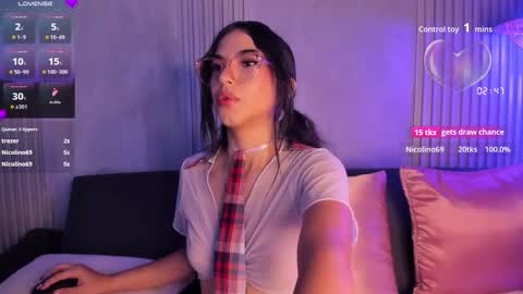 Snapshot of lunalancaster_ chatting on 10/10/25, 12:37 lunalancaster_ online show from 10/10/25, 12:37