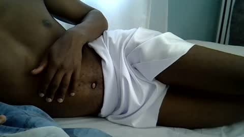 lunalove22_ online show from 10/28/25, 05:00