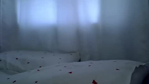 lunalove22_ online show from 11/23/25, 03:01