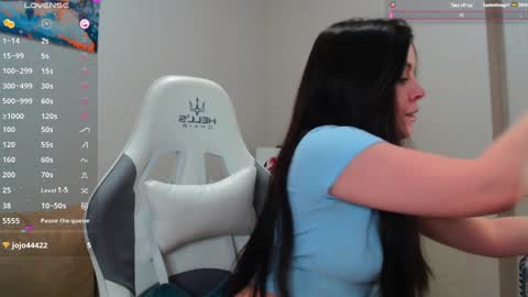 Snapshot of lunalovesuu chatting on 12/04/24, 05:22 Luna online show from 12/04/24, 05:22