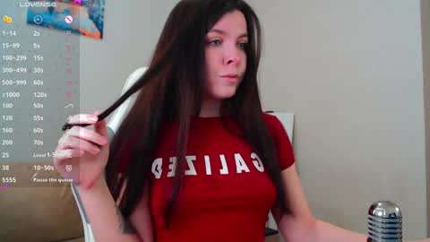 Snapshot of lunalovesuu chatting on 02/13/25, 07:13 Luna online show from 02/13/25, 07:13