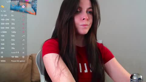 Snapshot of lunalovesuu chatting on 02/13/25, 10:23 Luna online show from 02/13/25, 10:23