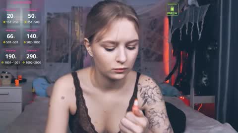 Snapshot of lunaluxyx chatting on 10/24/25, 11:28 Luna online show from 10/24/25, 11:28