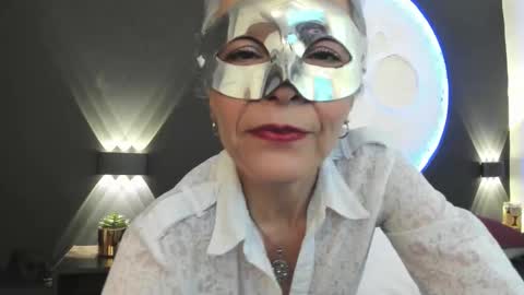 Snapshot of lunamisteriosa_ chatting on 09/24/25, 11:24 lunamisteriosa_ online show from 09/24/25, 11:24