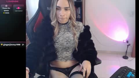 lunamora0 online show from 01/15/26, 02:21