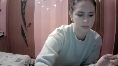 lunamystique_ online show from 01/28/25, 11:28