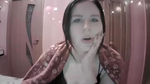 lunamystique_ online show from 01/29/25, 08:35