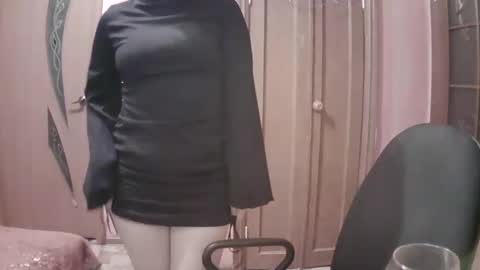 lunamystique_ online show from 02/10/25, 11:02