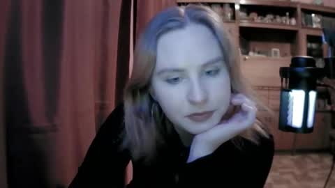 lunamystique_ online show from 02/04/26, 07:20