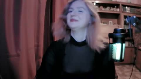 lunamystique_ online show from 02/05/26, 08:46