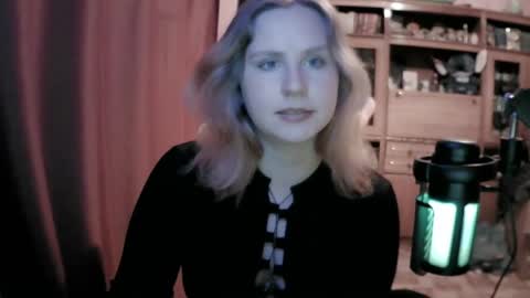 lunamystique_ online show from 04/08/26, 05:24