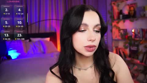 Luna  next streams Mon Fri Sat Sun 8pm-5am gmt0 online show from 12/05/25, 09:00