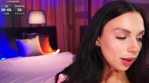 Luna  next streams Mon Fri Sat Sun 8pm-5am gmt0 online show from 04/10/26, 08:57