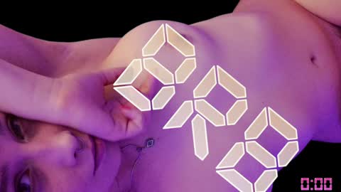 Luna online show from 01/14/25, 10:55