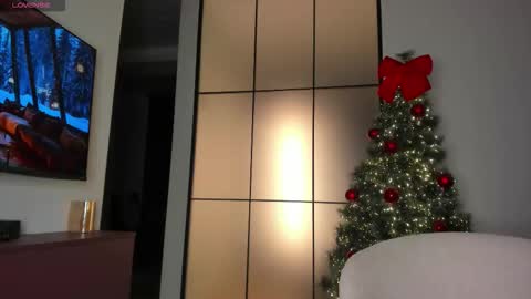 Snapshot of lunaonekiss chatting on 01/08/26, 04:31 Aisha online show from 01/08/26, 04:31