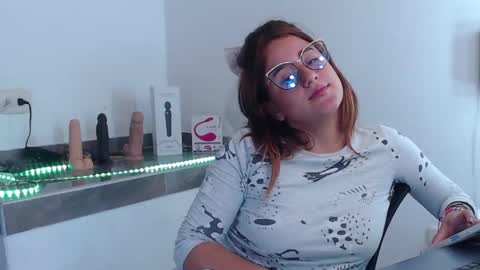 Julieth  online show from 01/18/25, 02:12