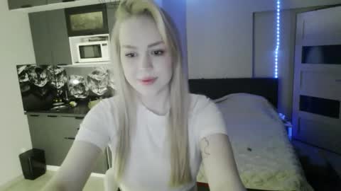 lunapeony online show from 02/21/26, 11:39