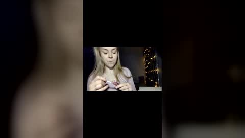 lunapeony online show from 03/22/26, 10:46