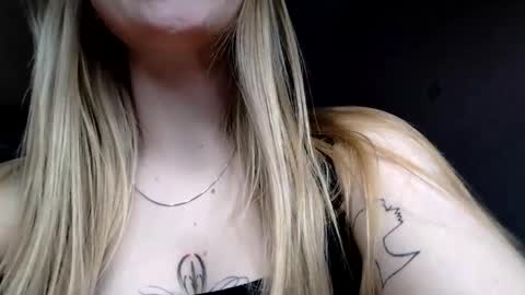 lunapeony online show from 04/09/26, 07:52