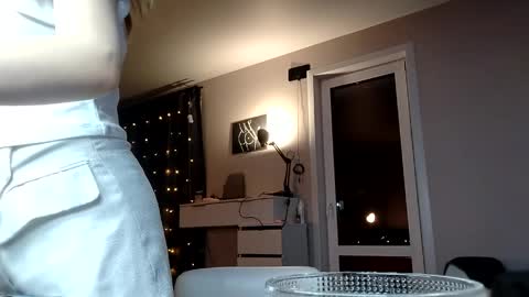 lunapeony online show from 04/16/26, 07:47