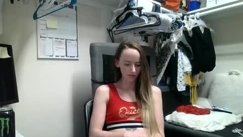 Snapshot of lunapixie2020 chatting on 02/09/25, 09:16 lunapixie2020 online show from 02/09/25, 09:16