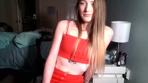 Snapshot of lunapixie2020 chatting on 02/26/25, 02:04 lunapixie2020 online show from 02/26/25, 02:04