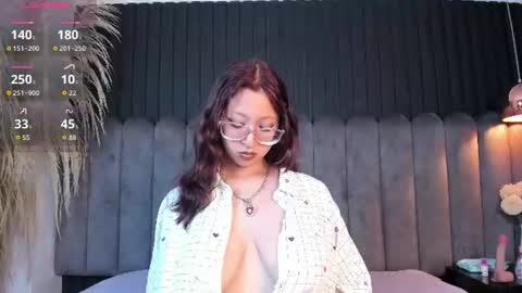 lunar_lustx online show from 06/30/26, 08:10