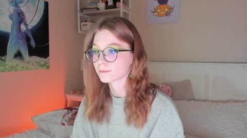 Snapshot of lunar_sofia chatting on 12/17/24, 11:16 Sofia online show from 12/17/24, 11:16