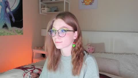 Snapshot of lunar_sofia chatting on 12/18/24, 02:21 Sofia online show from 12/18/24, 02:21