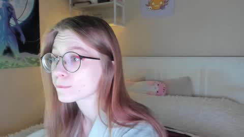 Snapshot of lunar_sofia chatting on 12/30/24, 03:13 Sofia online show from 12/30/24, 03:13