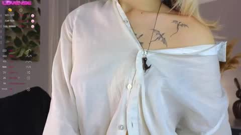 Kelly online show from 10/20/25, 03:01