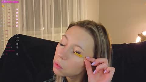 Kelly online show from 10/27/25, 02:43