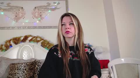 Luna Rishi online show from 12/29/24, 06:03