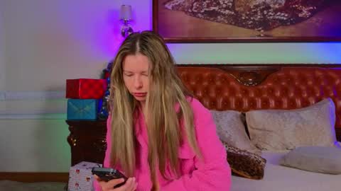 Luna Rishi online show from 12/15/25, 06:06