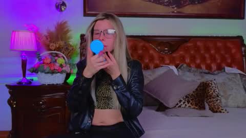 Luna Rishi online show from 02/04/26, 06:19