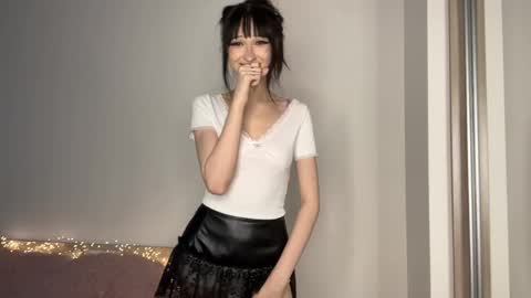 LunarMoly online show from 04/15/26, 06:04