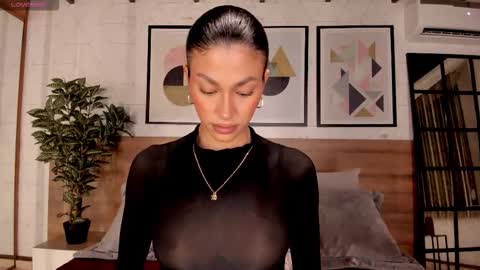 Luna Ruso  online show from 09/20/25, 07:59