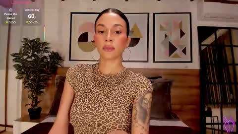 Luna Ruso  online show from 09/21/25, 07:48