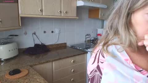 Snapshot of lunary_mix chatting on 03/02/25, 03:05  Luna online show from 03/02/25, 03:05