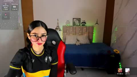 Snapshot of lunascoott chatting on 07/19/26, 11:19 ARI online show from 07/19/26, 11:19