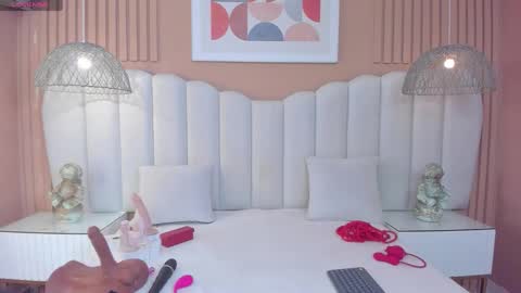 Luna online show from 02/10/26, 11:03