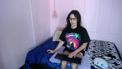 Luna online show from 04/05/26, 04:04