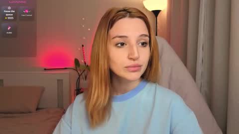 Kate online show from 10/16/25, 04:19