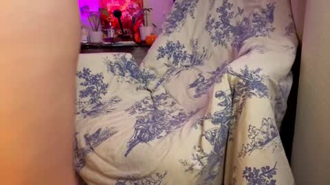 Kate online show from 10/24/25, 08:27